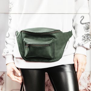 Everyday Leather Fanny Pack, Comfortable Waist Bag, Hands Free Leather Hip Bag, Unisex Leather Belt Bag for Travel, Crossbody Bag, Bum Bag