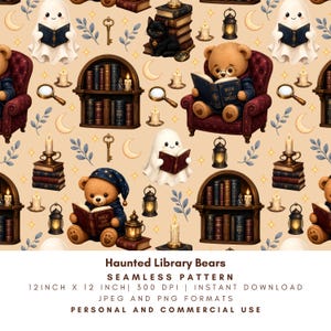 Könnte beinhalten: Ein nahtloses Muster mit lesenden Teddybären, bücherhaltenden Geistern, Bücherregalen, schwarzen Katzen, Laternen, Kerzen, Lupen, Schlüsseln und Mondsicheln auf beigem Hintergrund. Der Text lautet: Haunted Library Bears.
