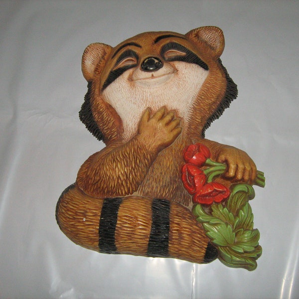 Vintage 1960s Homco  wall hanging raccoon with flowers