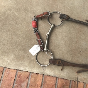 vintage barn find nice leather horse halter bit. B-101