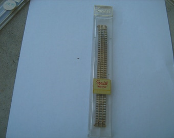 1960s  new old stock speidel man's watch band stock  no. 2213 yellow 1/2"  twist-0- flex