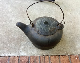 Antique 1800s Baxter & fisher Louisville Ky. Cast iron kettle bird mouth spout