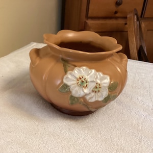 Weller pottery bowl /  vase