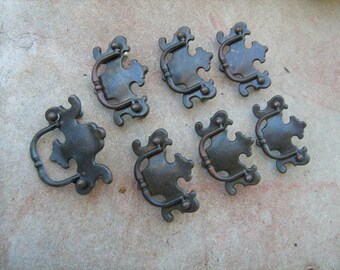 7 pieces of vintage metal furniture / cabinet hardware pulls