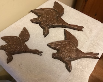 Set of 3 Japan cast metal 1960s flying Geese wallhanging assorted sizes shabby chic mid century decor chipping paint