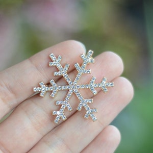 Rhinestone Snowflake Brooch: Elegant Winter Holiday Pin