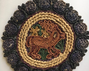 Vintage Straw Raffia TRIVET DEER Round Design Colorful Retro Wall Decor Blue Tan Brown Green