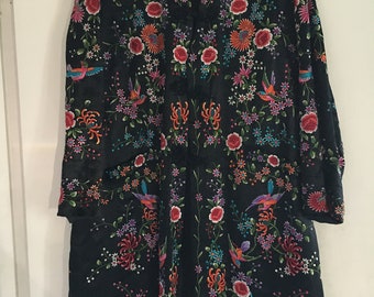 STUNNING Vintage Hand Embroidered Asian Kimono Long Jacket Black Silk Colorful Birds Flowers Size Small