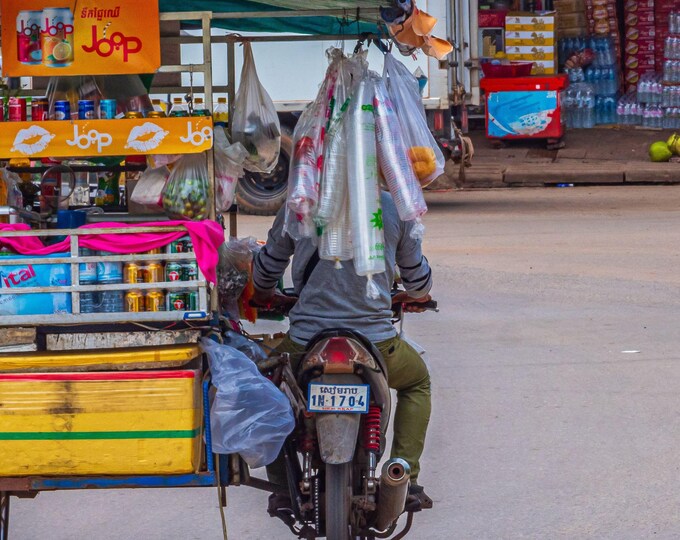 Street scene  Drinks Vendor on Motorbike photo download | Thailand Photography Print | Traveller gift, Wall Art, High Res, Asia Landscape