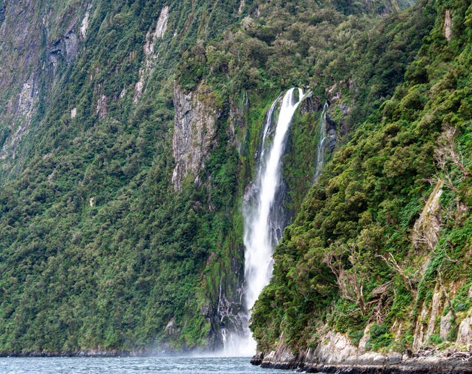 Spectacular Waterfall Milford Sound Photo Download, NZ South Island Wall Art and Travel Gift, Adventure lover Print Wall Decor