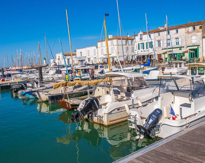 Summer Evening Photo – La Flotte Harbour, France – Serene Coastal Scene