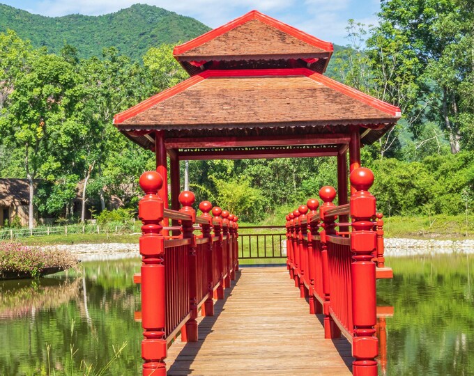 Traditional Red Japanese Bridge in Hue Photo Download – Vibrant Hi-Res Art, Asian Culture Wall Decor, Travel Lover Gift, Medieval Bridge