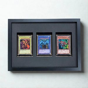 Coffret de cartes des dieux égyptiens Présentoir Yu-Gi-Oh dans un cadre à accrocher ou à poser - Cadeau parfait pour les fans de YGO