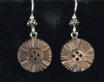 CARVED SHELL BUTTON Earrings