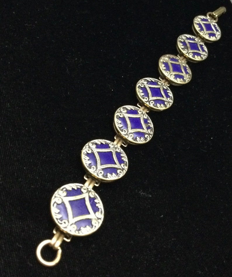 VICTORIAN BUTTON BRACELET
