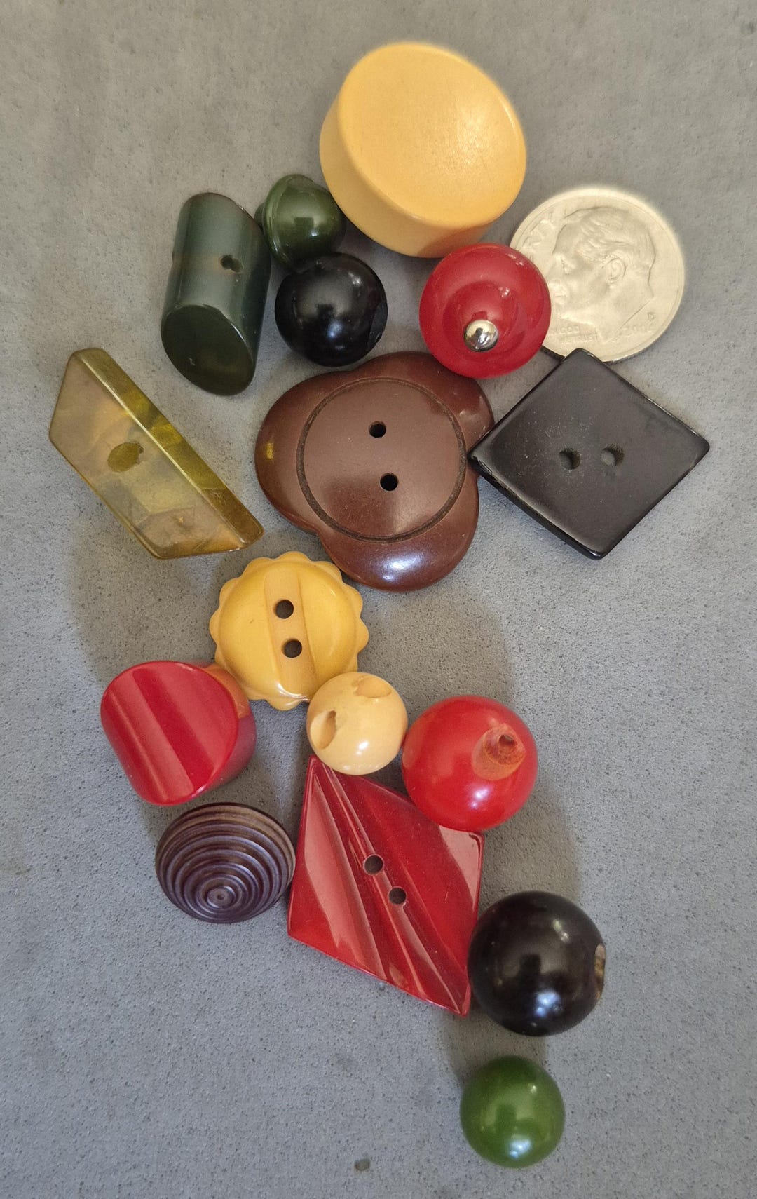 16 BAKELITE BUTTONS - Etsy