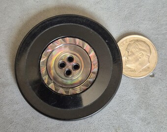1 ANTIQUE COMPOSITION and SHELL Button