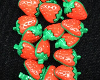 STRAWBERRY PLASTIC BUTTONS