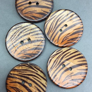 5 COCONUT SHELL ANIMAL Print Buttons, Large