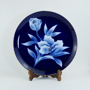 Vintage Fukagawa style Japanese Cobalt Blue Porcelain Plate with White Floral Design & Gold Trim | Asian Inspired Wall Decor Collectible