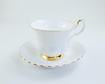 Vintage Royal Albert Val D'Or Teacup & Saucer Set: Fine Bone China, Gold Trim