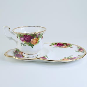 Vintage Royal Albert Old Country Roses Bone China Cup and Saucer Set