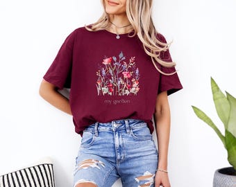 Chemise bohème à fleurs, t-shirt botanique, cadeau pour elle, chemise fleurie, chemise jardin, tenue végétale, chemise fleurs sauvages, possibilité d'un look oversize