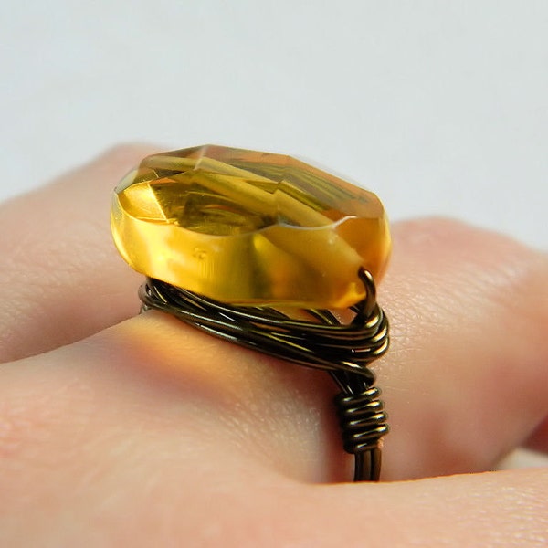 Amber Topaz Ring, Jewelry Rings, Cocktail Rings, Mustard Ring, Glass Topaz Bead, Yellow, Banana, Rustic Ring, Oval, Golden, Ring Size 8.25