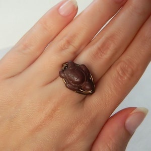 Brown Turtle Handmade Ring. Size 8.25. Brown Turtle Ring. Brown Wire Wrapped Handmade Ring. Gun Metal Wire Ring. Anillo de Tortuga image 4