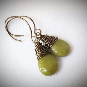 Drop Olive Green Earrings. Green Czech Picasso Teardrop, Jewelry Earrings, Green Dangle Earrings, Rustic Dangle Earrings. Aretes Verdes