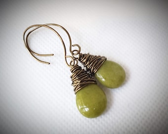 Drop Olive Green Earrings. Green Czech Picasso Teardrop, Jewelry Earrings, Green Dangle Earrings, Rustic Dangle Earrings. Aretes Verdes