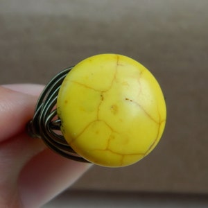 Mustard Wrapped Ring. Chalk Turquoise Gold, Yellow, Mustard, Brown, Banana, Boho Ring. Rustic, Jewelry Rings, Cocktail Rings, Anillo Mostaza