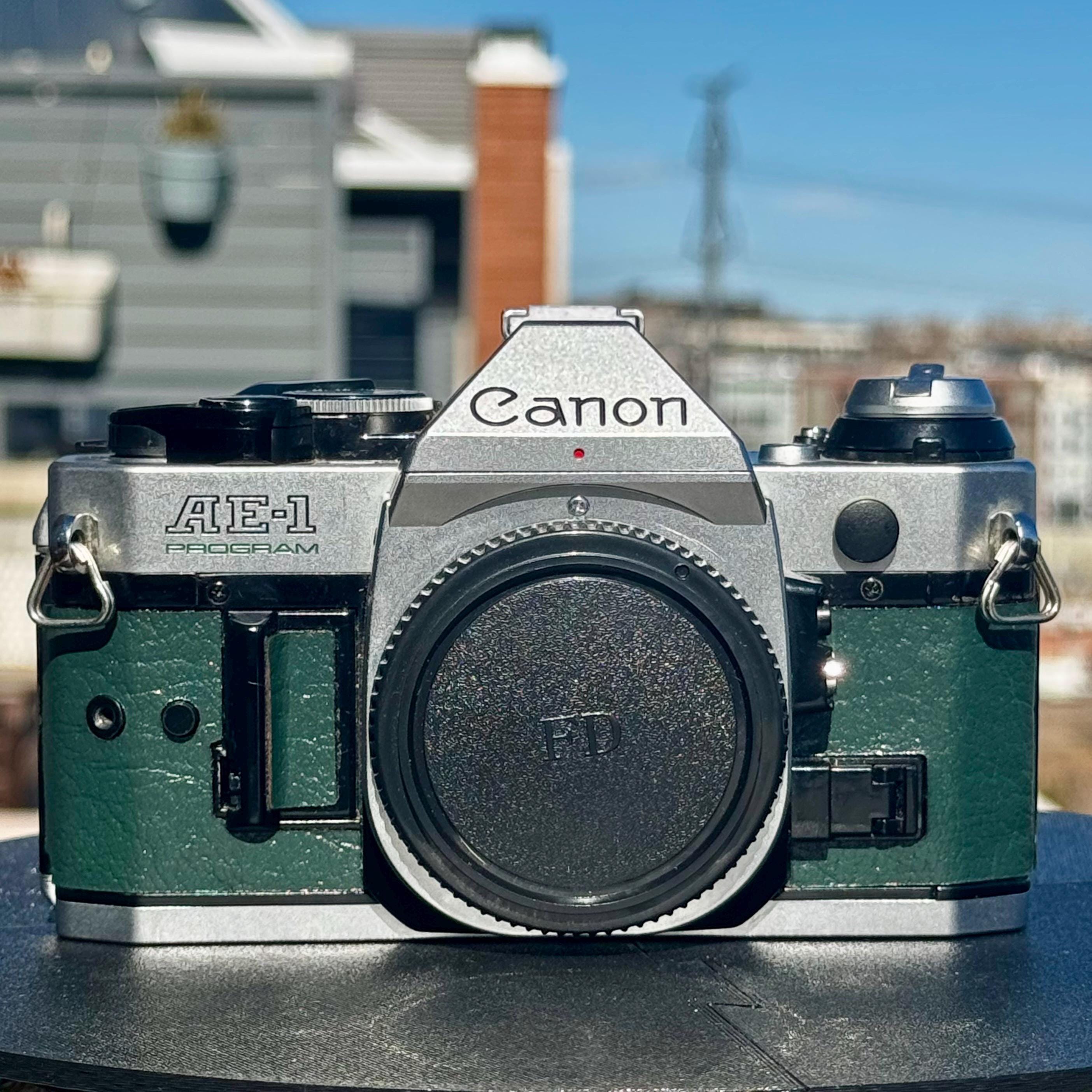 Canon AE-1 カメラ グリーン 50mmレンズ付き置き物 Canon ae 1 accessories - Etsy 日本