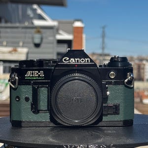 Vintage Refurbished Canon AE-1 Programm (Grünes Leder)