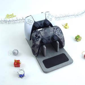 Personalized Gaming Controller Holder - Personalized Controller Stand and Charging Station Gaming Controllers - Gift For Gamer