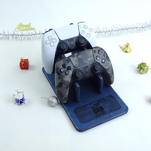 Personalized Gaming Controller Holder - Personalized Controller Stand and Charging Station Gaming Controllers - Gift For Him