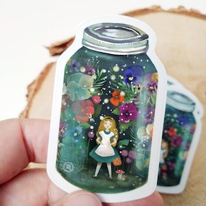 Alice dans un bocal - Sticker vinyle transparent - Sticker Alice au pays des merveilles - Pot Mason