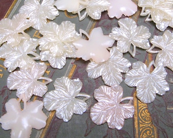 Vintage Pearl LEAVES Pearlescent Leaf Charms Pendant Pink Leaves Trim Embellishment Dollhouse Decoration Plastic Leaves Japan Jewelry 8pc