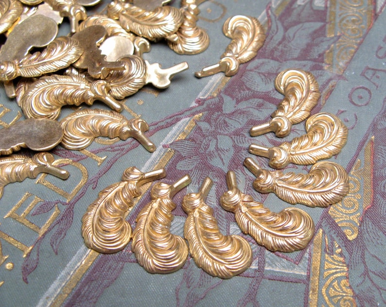 Vintage Gold Quills Appliques Plume Feathers Made in Japan Gold Plastic Frame Embellishment Charm Jewelry Findings Dress Sew On Ornament 6pc image 1