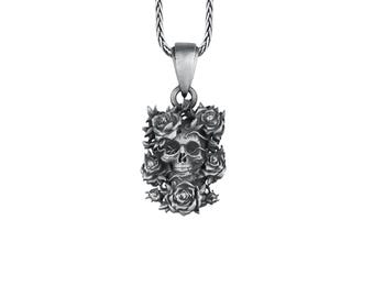 Skull in Roses Pendant 925 Silver, Unisex Skull Rose Necklace, Gothic Skull with Roses Necklace, Memento Mori Charm, Best Gift for Bikers