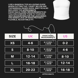 Puede incluir: Top bandeau blanco con tabla de tallas. La tabla incluye tallas del Reino Unido y de EE. UU., con medidas del panel frontal en cent&iacute;metros. El texto proporciona orientaci&oacute;n sobre tallas para una camiseta, con laterales con cordones ajustables. La marca es saila.