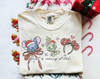 Camiseta navideña Comfort Color Coquette Merry Stitchmas, divertida camiseta navideña con luz de Disney Lilo & Stitch, regalo para fiesta familiar en Magic Kingdom