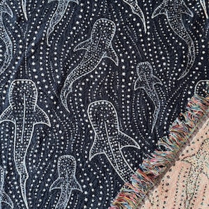 Manta tejida de tiburón ballena / Decoración costera / Manta oceánica / Accesorios bohemios / Regalo de cumpleaños