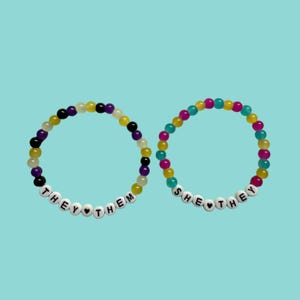Aangepaste voornaamwoord kralenarmband, LGBTQIA+ Pride-sieraden, gepersonaliseerd cadeau