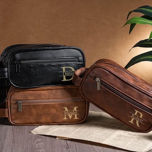 Trousse de voyage personnalisée pour homme, trousse de toilette en cuir personnalisée, trousse de toilette pour garçons d'honneur, accessoire en cuir, cadeau d'anniversaire, cadeau de Noël pour homme