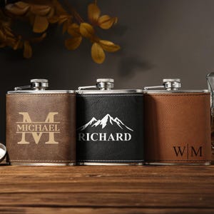 Custom Hip Flask For Men, Groomsmen Gifts, Engraved Leather Hip Flask, Personalized Flask + cups Set, Best Man Flask gifts, Wedding Gifts