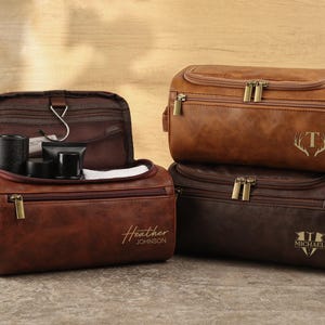 Trousse de toilette de voyage personnalisée pour homme, cadeaux de garçons d'honneur, sac gravé pour papa, trousse Dopp en cuir pour lui, cadeau de Noël et d'anniversaire