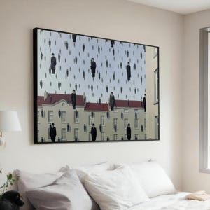 Golconda Leinwanddruck - René Magritte surrealistische Kunst - Schwimmende Männer mit Bowlerhüten - Surreales großes Wandbild für Zuhause oder im Büro