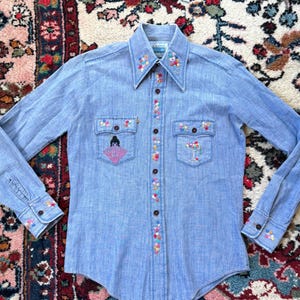 Vintage 1970s Embroidered Chambray Button Shirt Unique Floral Embroidery Petite