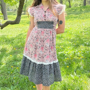 Vintage 70s Prairie Dress Floral Black Accents Cap Sleeve Gunne Sax Style